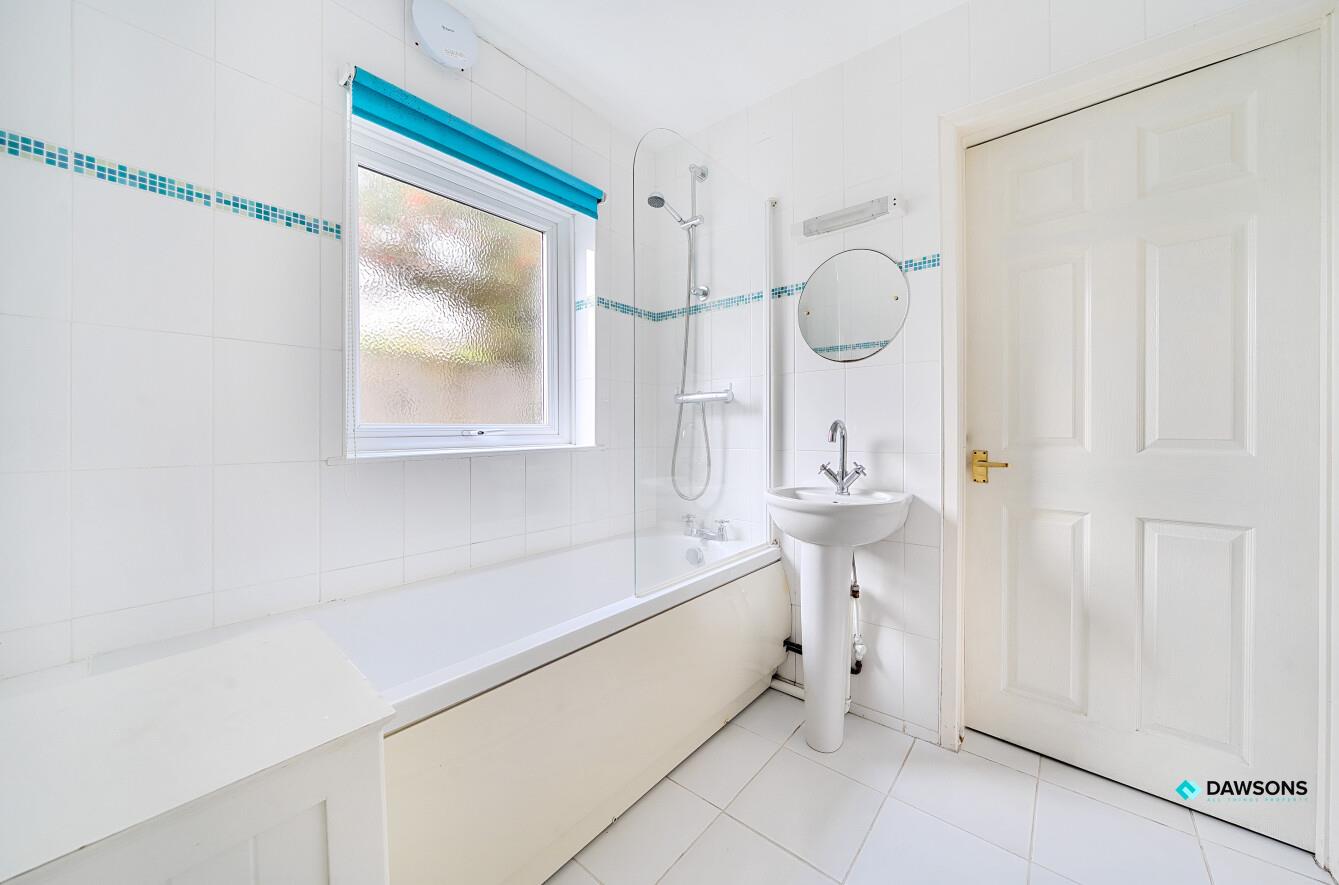 Village Lane, Mumbles, Swansea, SA3 4EB